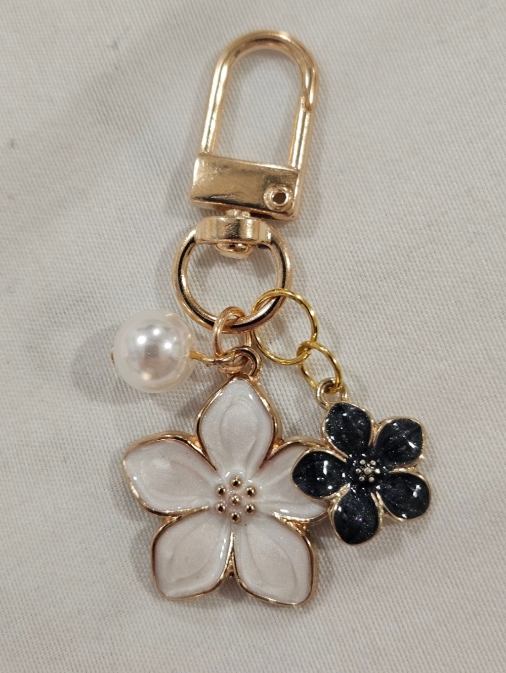 Gold-tone Floral Keychain Bag Charm with White Pearl